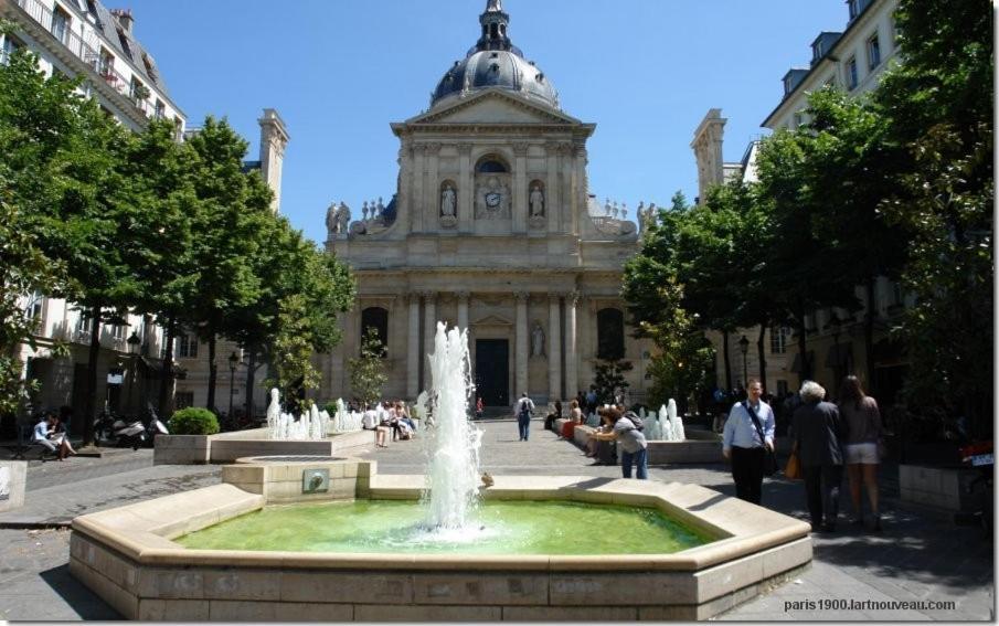 Appartamento Petite Maison Avec Cour Dans Les Beaux Quartiers-Vous Faites Le Menage- Very Good Prices For T-H-E Location But You Have To Clea-N Th-E Flat Parigi Esterno foto