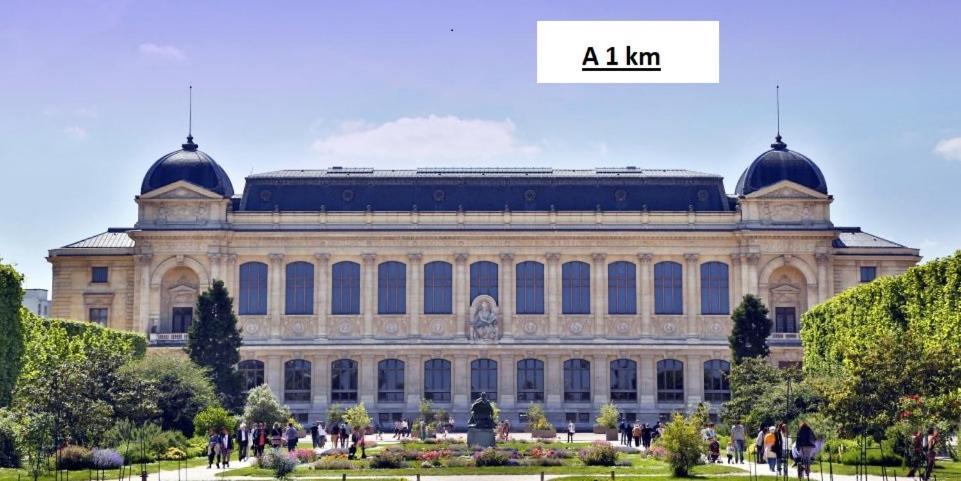 Appartamento Petite Maison Avec Cour Dans Les Beaux Quartiers-Vous Faites Le Menage- Very Good Prices For T-H-E Location But You Have To Clea-N Th-E Flat Parigi Esterno foto