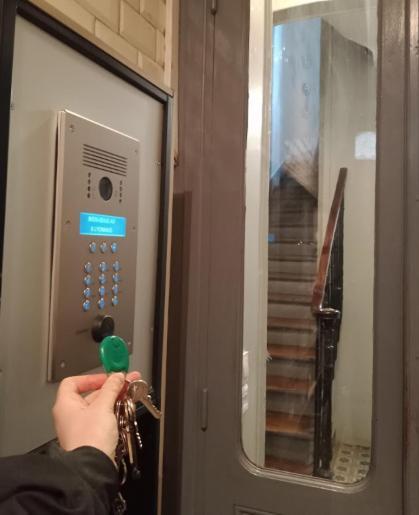 Appartamento Petite Maison Avec Cour Dans Les Beaux Quartiers-Vous Faites Le Menage- Very Good Prices For T-H-E Location But You Have To Clea-N Th-E Flat Parigi Esterno foto