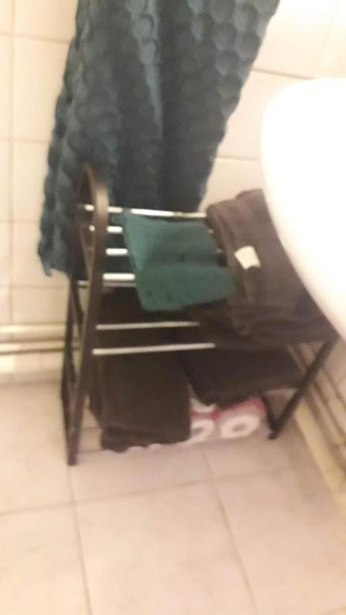 Appartamento Petite Maison Avec Cour Dans Les Beaux Quartiers-Vous Faites Le Menage- Very Good Prices For T-H-E Location But You Have To Clea-N Th-E Flat Parigi Esterno foto