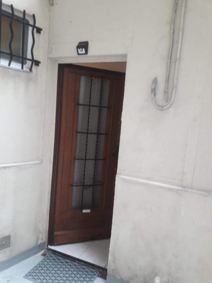 Appartamento Petite Maison Avec Cour Dans Les Beaux Quartiers-Vous Faites Le Menage- Very Good Prices For T-H-E Location But You Have To Clea-N Th-E Flat Parigi Esterno foto